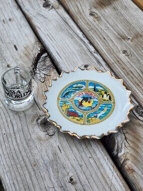 Vintage Sea World Orca Mini Mug Shot Glass and Souvenir Plate 1977